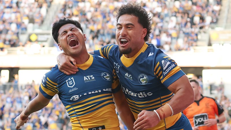 Eels find a pulse in terrific win – with a little help from the heroes of 1986