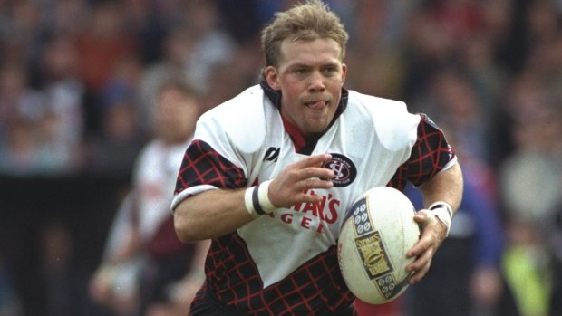 Bobbie Goulding playing for St Helens in 1997.
