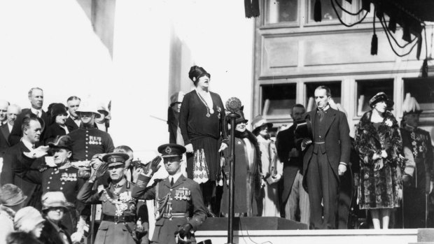 Dame Nellie Melba sings the national anthem at the opening of the new Parliament House in 1927.