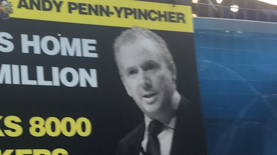 Telstra investors are not the only ones revolting over CEO pay