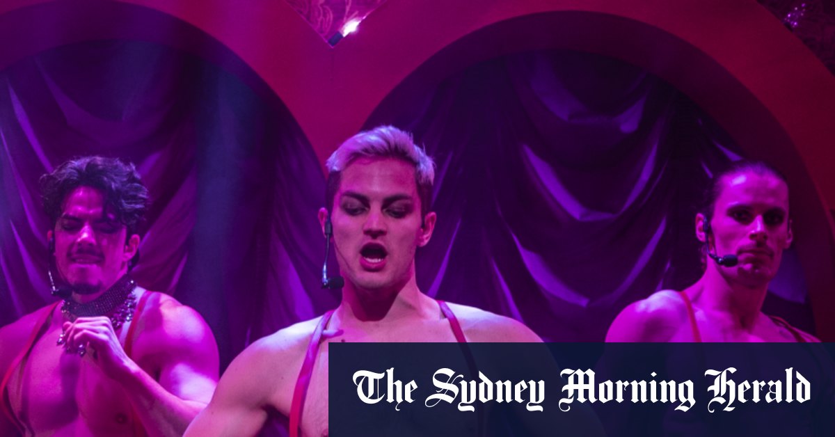 Moulin Scrooge! Review: Eye candy abounds in saucy panto bauble - Vimarsana News