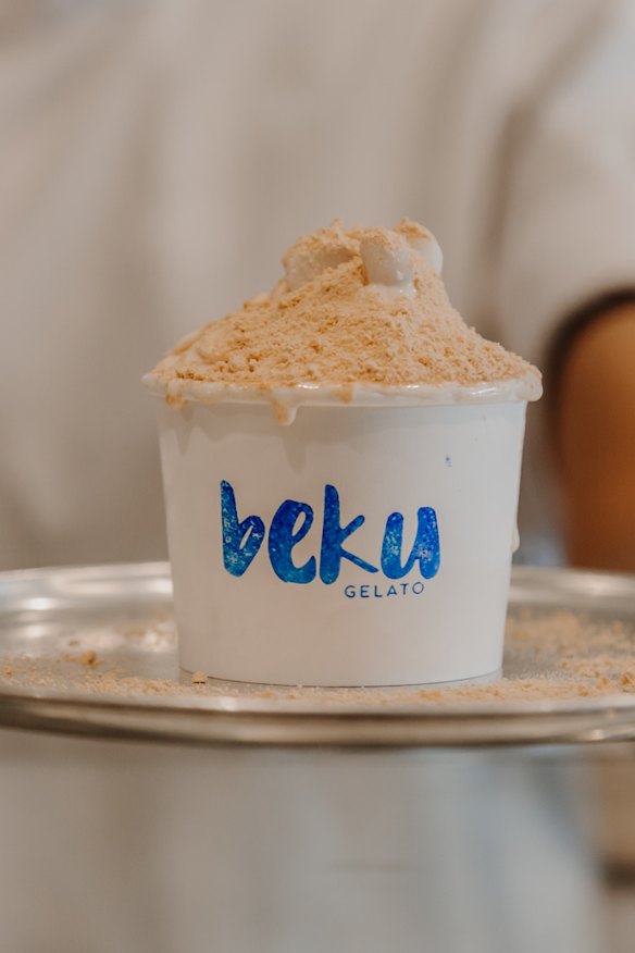 Injeolmi gelato (mochi with roasted soy bean powder).