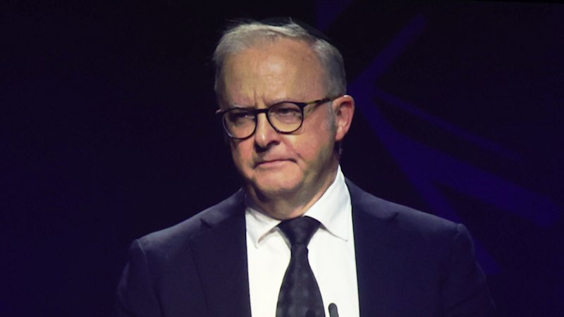 ‘Profoundly sorry’: PM leads tributes to Australian Jews at Bondi memorial