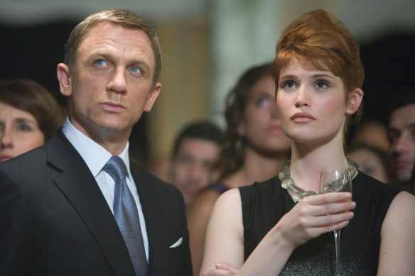 Daniel Craig as James Bond, with Gemma Arterton as Agent Fields in Quantum of Solace.