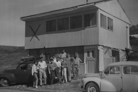Members arriving at the Kiandra Ski Club on May 28, 1967.