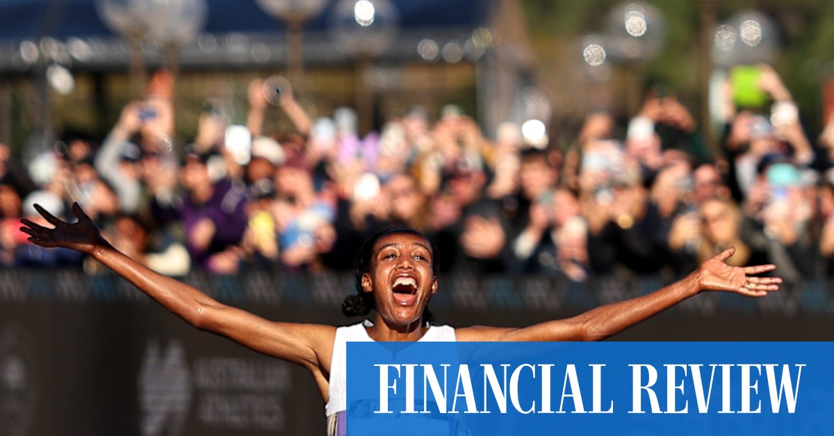 Sydney marathon draws record 35,000 runners