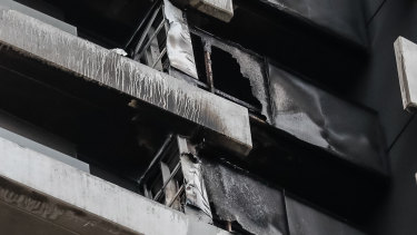 cladding queensland buildings banned flammable spencer caught melbourne fire building street november