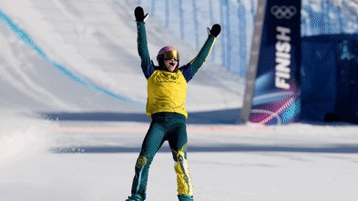 Josie Baff stuns to win snowboard cross gold