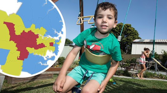A quarter of NSW children are starting school a year later than they are eligible, and the delay is helping them fare better in kindergarten than their younger peers. Photo: Jessica Hromas