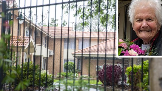 Dorothy Henderson Lodge, Jan Hodge.