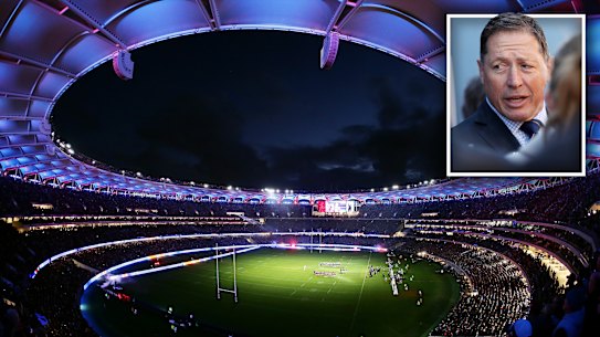 Optus Stadium, Phil Kearns