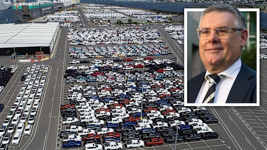 Federal Agriculture Minister Murray Watt has urged car makers to start ensuring vehicles are cleaned before they are put on ships bound for Australia.