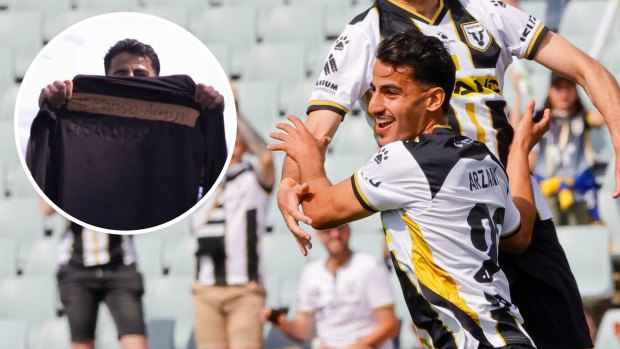 Socceroos aspirant shows support for Iranian protestors after boosting World Cup chances