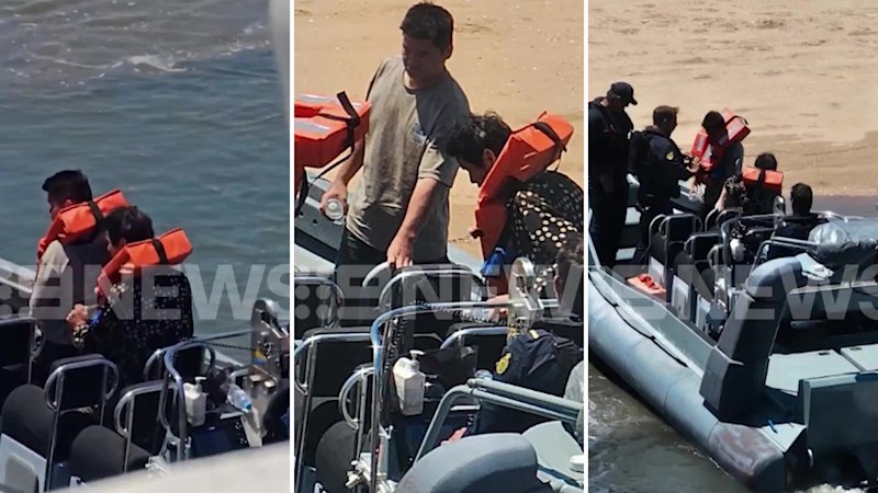 Chinese men detained after being found wandering in remote WA coastal town