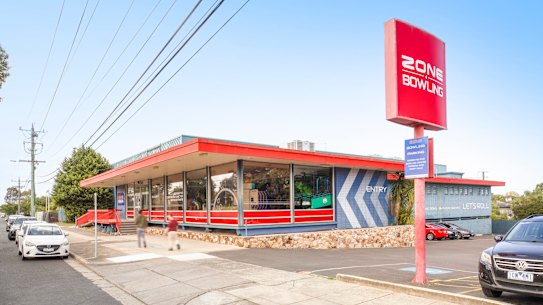 The Moorabbin Bowl at 938 Nepean Highway.