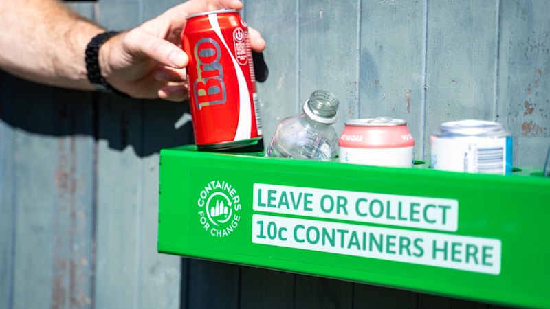 Union says Containers for Change workers are poorly paid and face unsafe conditions