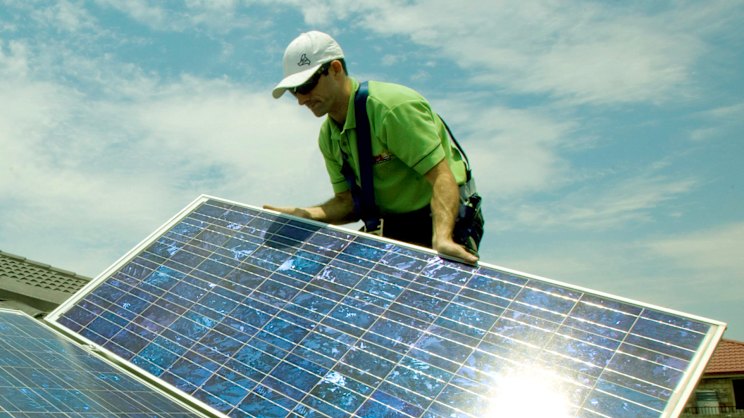 smh.com.au - Nick Toscano - Power companies need more homes to share control of their batteries