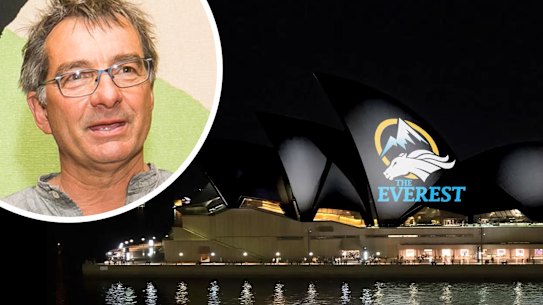 Son of Sydney Opera House architect 'appalled' by advertising on sails