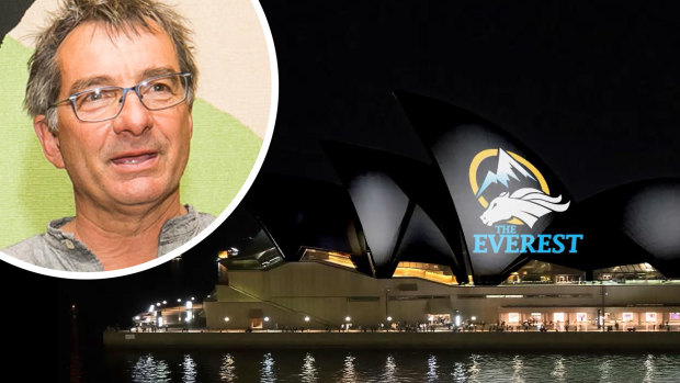 Son of Sydney Opera House architect 'appalled' by advertising on sails