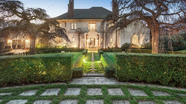 Myer family takes on sushi queen over Toorak mansion extension