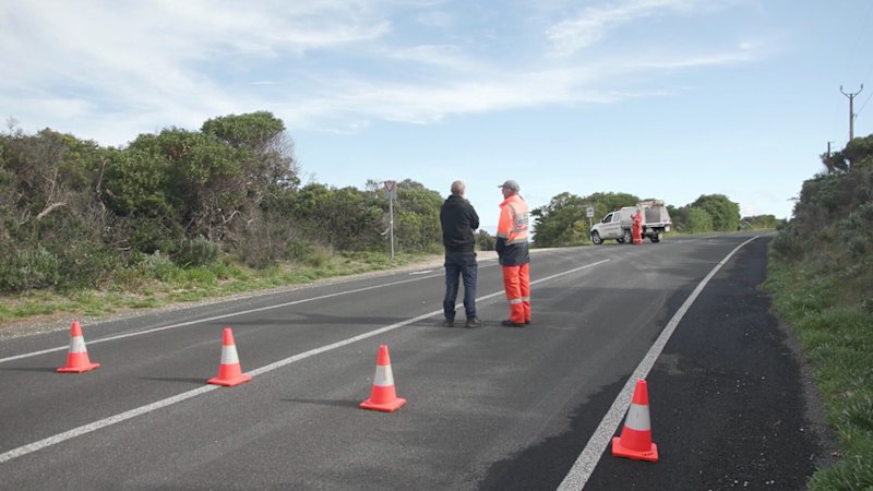 Mother, toddler found dead in waters near Vic-SA border, as police search for second child