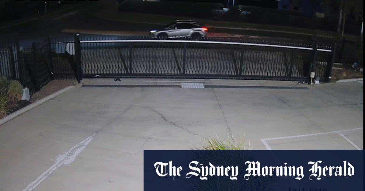 Three men charged over firebombing in building sector corruption probe