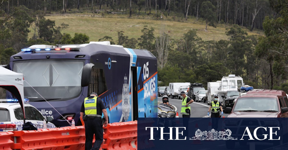 Coronavirus Victoria: Police urge drivers rushing to return from NSW to remain safe on roads - Vimarsana News