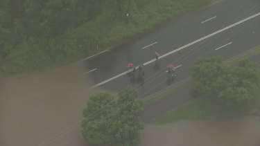 floods flood spills warragamba overtake nepean waters