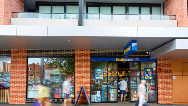 40 Hall Street shop fetched $1,025,000.