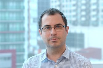 Terry Rawnsley from SGS Economics and Planning says the income divide between the rich and poor suburbs of Melbourne and Sydney has been growing for the past 20 years.