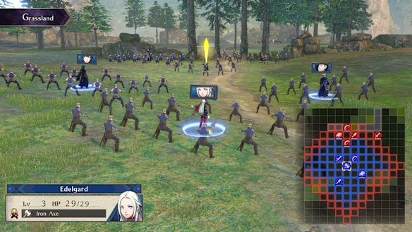 A new life-scale view lets you see the units and battlefields in full for the first time, if you like.