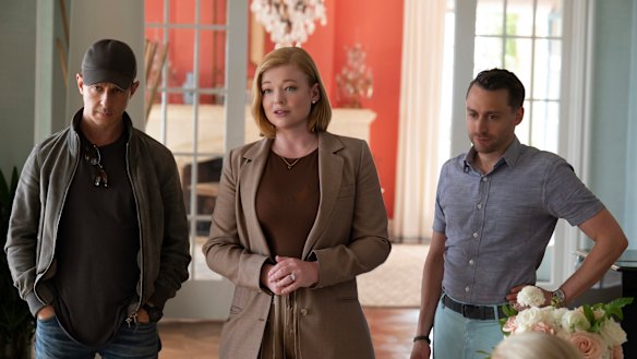 Siblings Kendall (Jeremy Strong), Shiv (Sarah Snook) and Roman Roy (Kieran Culkin) are able to land the Pierce deal by doing what they do best: spending money that doesn’t exist.