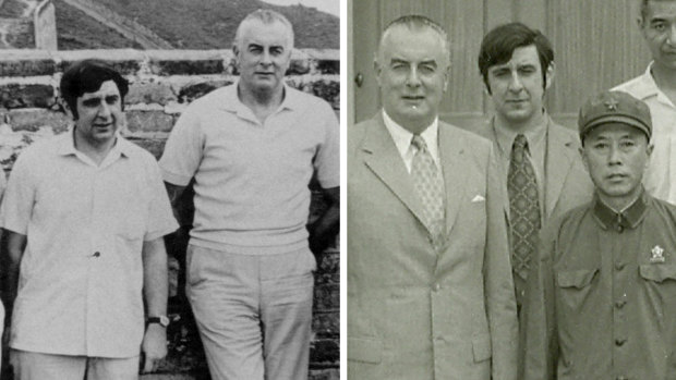 Left: Stephen FitzGerald with Gough Whitlam at the Great
Wall of China. Right: FitzGerald (centre) behind Whitlam and
then Chinese Minister for Trade Bai Xiangguo.