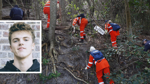SES workers search for Theo Hayez earlier in June at the Pass in Byron Bay.