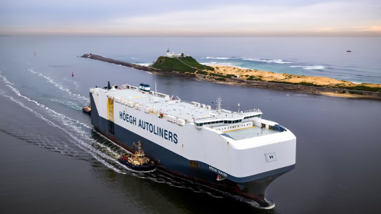 Independent Lake Macquarie MP Greg Piper says financial penalties on the Port of Newcastle are crippling the region.