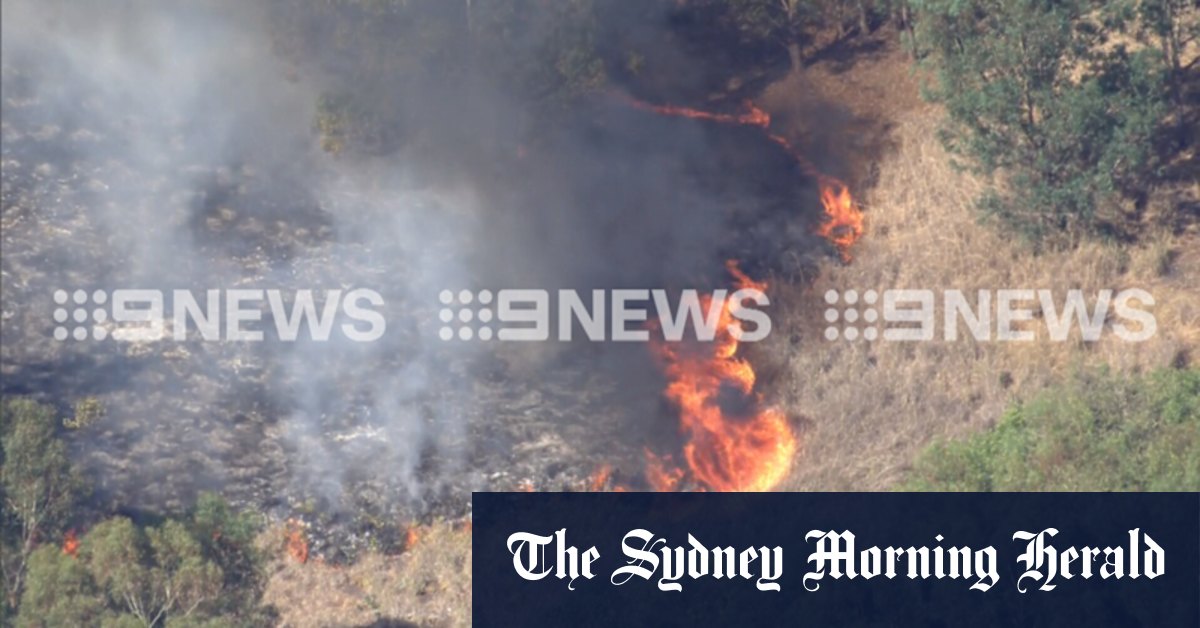Bibra Lake fire: Adventure World, Cockburn Ice Arena visitors told to shelter in place as bushfire rages - Vimarsana News