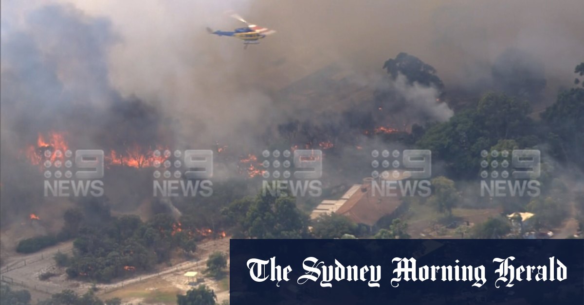 'Critical situation' as firefighters try to bring 'suspicious' bushfire in Oakland under control - Vimarsana News