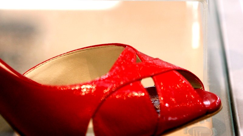 Betts shoes collapses, shuts half its stores (australia) — SMH