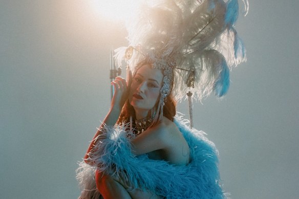 Metro A.i.R x Porcelain Alice