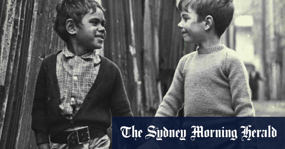 Former Herald photographer who took iconic Indigenous referendum image dies