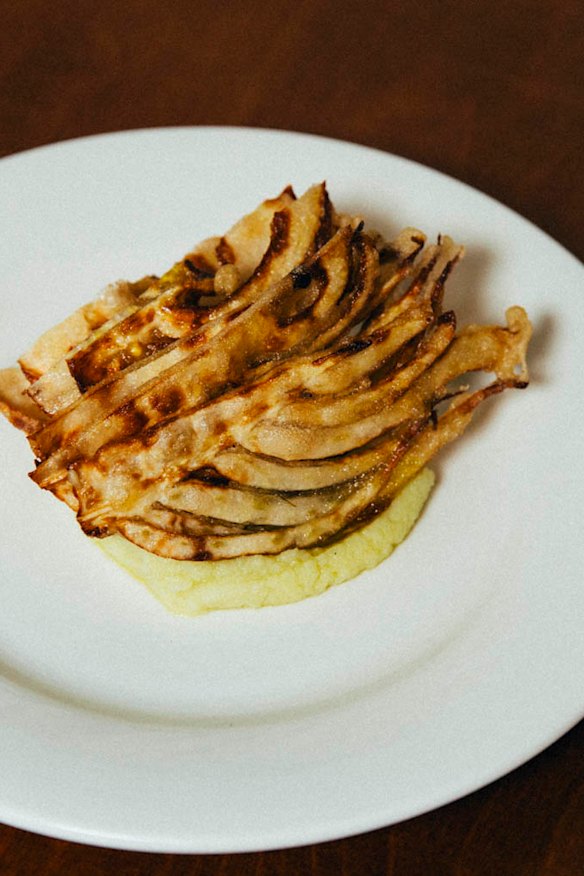 Pickled fennel fritti with skordalia