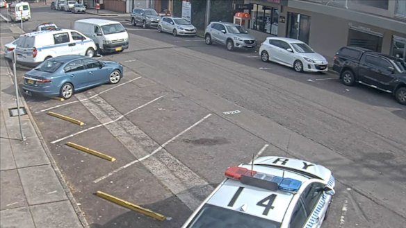 Man jailed after crashing into police cars with 260kg of drugs in van