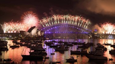 New Year's Eve fireworks on Sydney Harbour 2017.