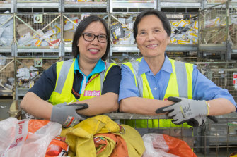 Australia Post Two Generations Sort Christmas Mail Together