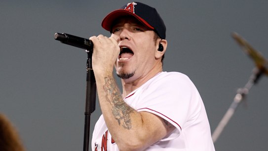 Former Smash Mouth frontman Steve Harwell has died.