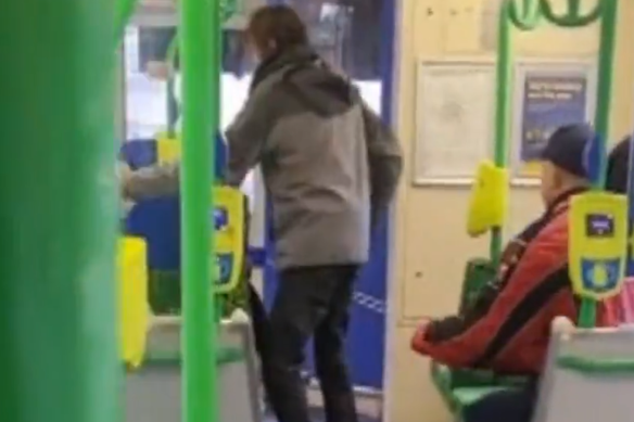 Footage of the man with the knife on the 48 tram.