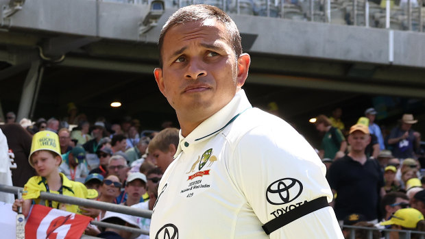 Khawaja wears black armband in solidarity with Palestinians