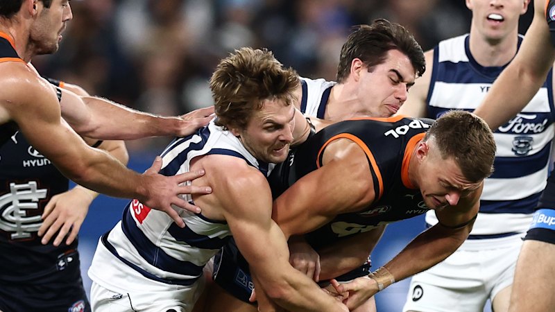 AFL LIVE: Fraser’s resurgent Blues fight back in MCG thriller; umpire and ex-AFL star involved in first-half drama