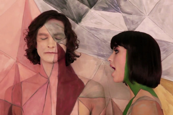 Gotye and Kimbra in the film clip for 2011’s Somebody That I Used to Know. 