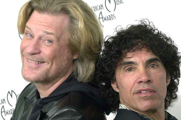 Hall and Oates at the American Music Awards in 2003, six weeks after Hall was diagnosed with Lyme disease, disrupting their tour. 